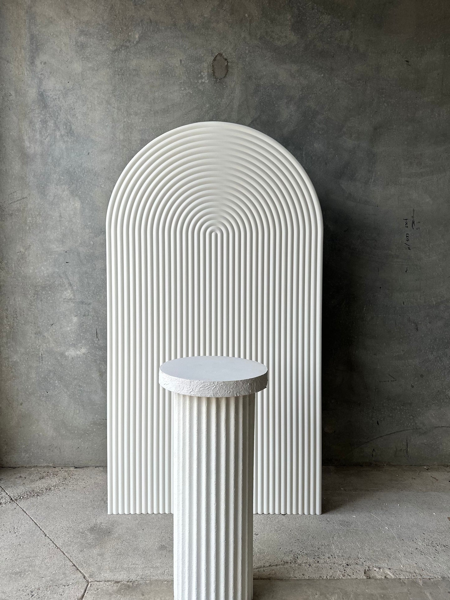 WHITE RIPPLED ARCH