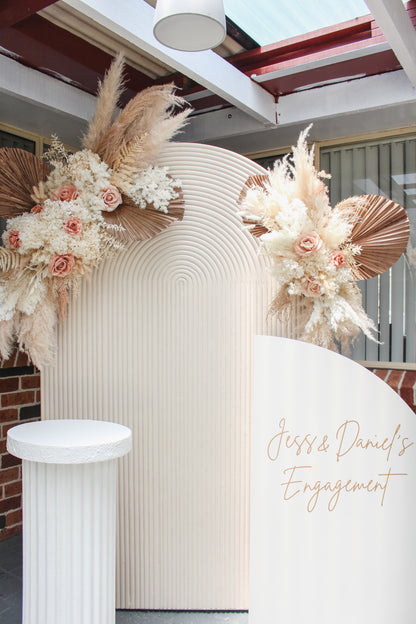 SINGLE OFF-WHITE SAIL ARCH
